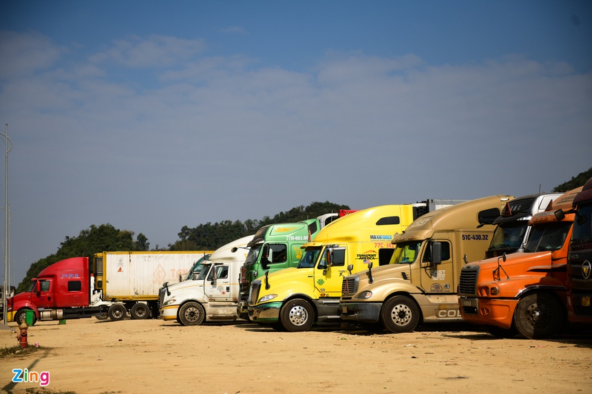 xe container un u vi tac bien, cua khau Lang Son un tac, nong san xuat khau anh 14