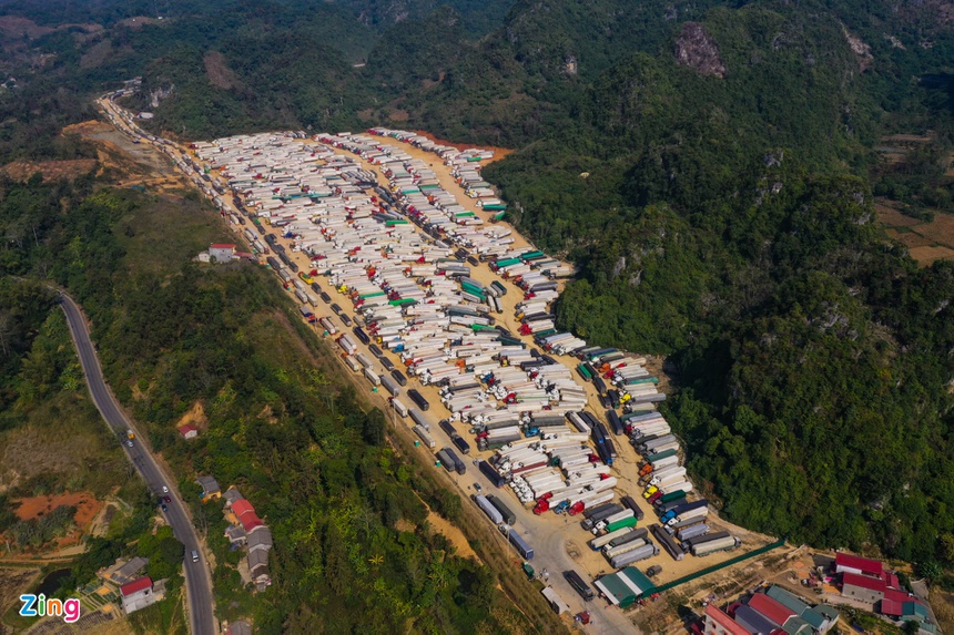 xe container un u vi tac bien, cua khau Lang Son un tac, nong san xuat khau anh 12