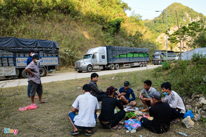 xe container un u vi tac bien, cua khau Lang Son un tac, nong san xuat khau anh 32