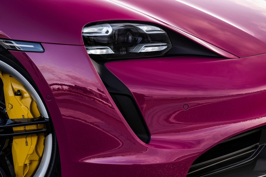 Taycan 2022 them tinh nang do xe bang smartphone anh 2