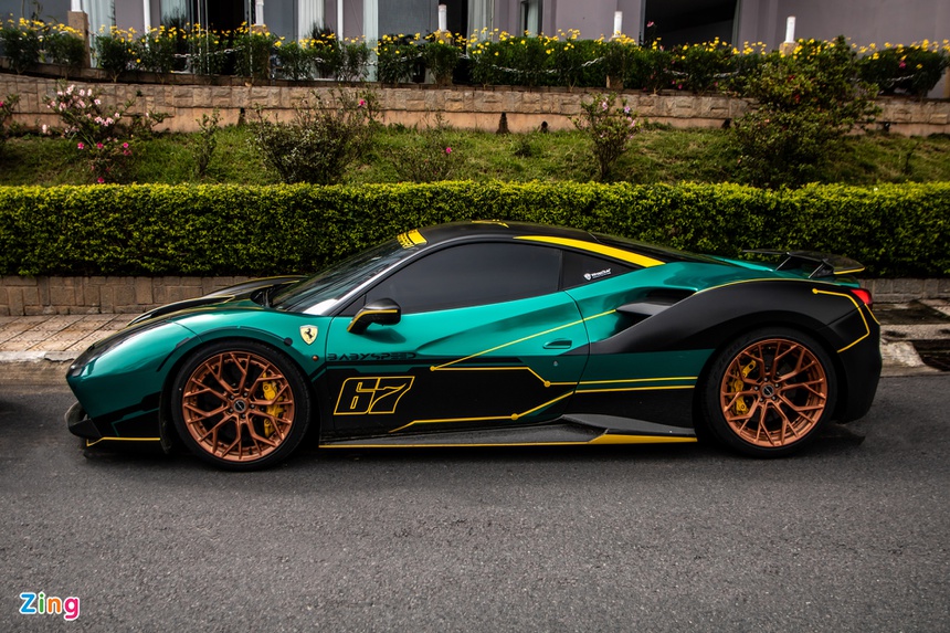 Ferrari 488 GTB khoac ao xe dua anh 2