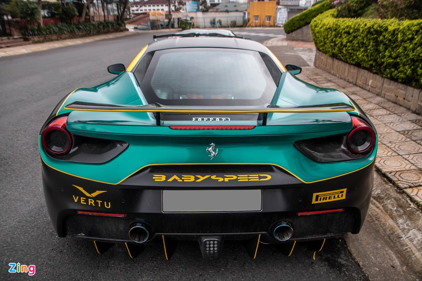 Ferrari 488 GTB khoac ao xe dua anh 5
