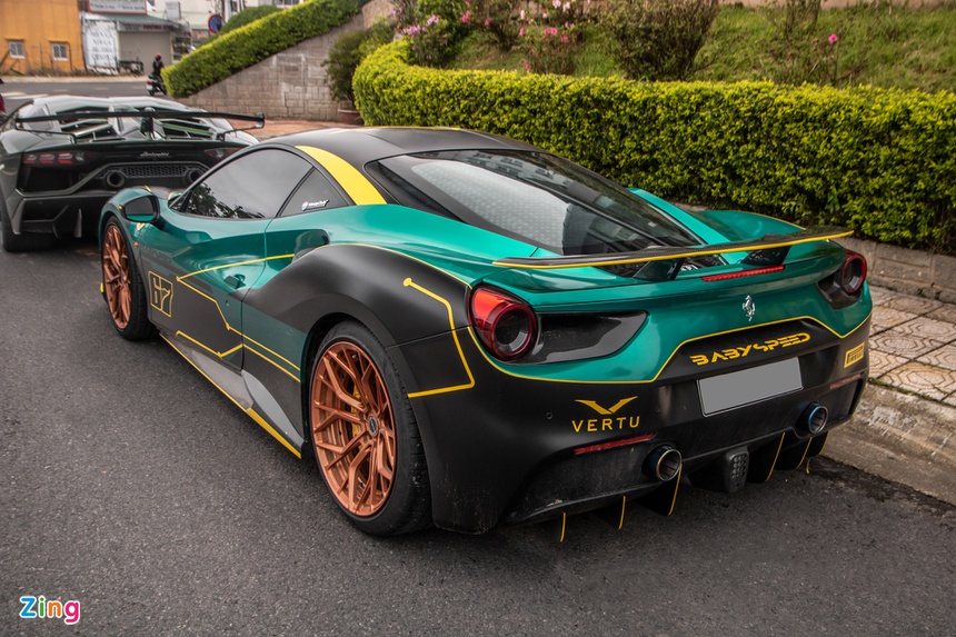 Ferrari 488 GTB khoac ao xe dua anh 16