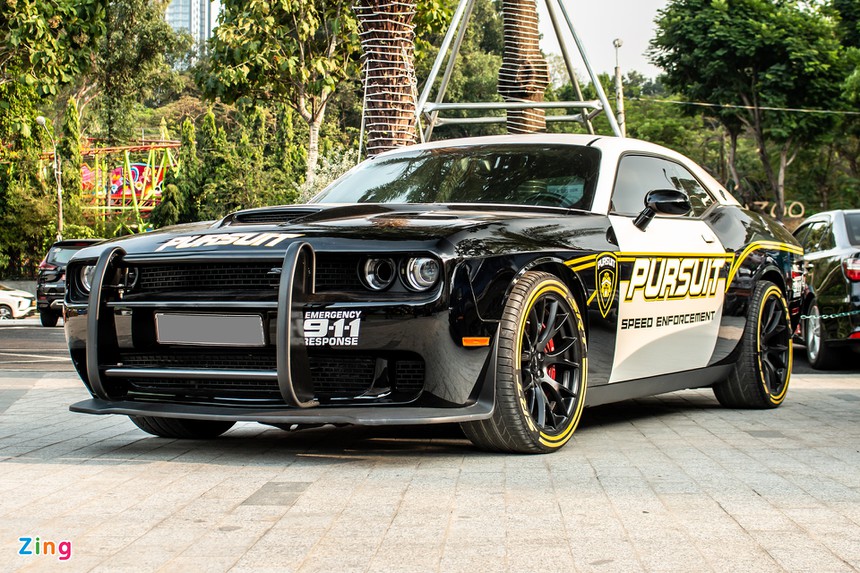 Dodge Challenger SRT-8 Hellcat anh 2