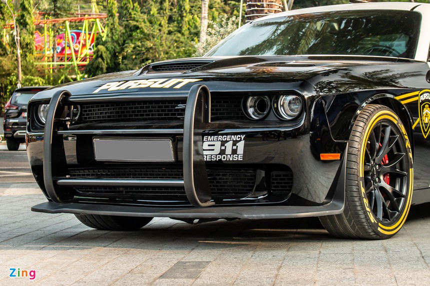 Dodge Challenger SRT-8 Hellcat anh 3