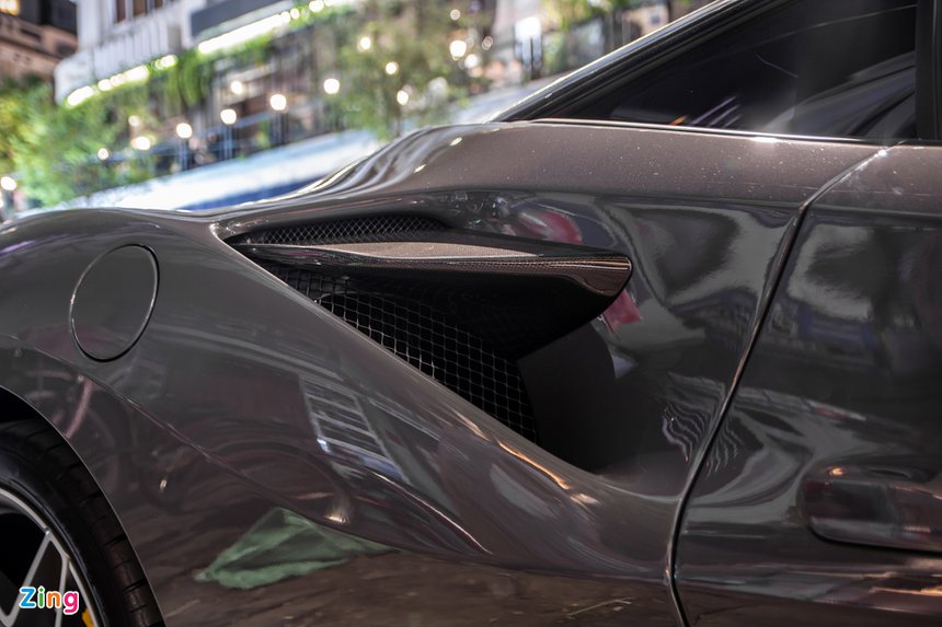 Ferrari F8 Tributo mau la anh 13