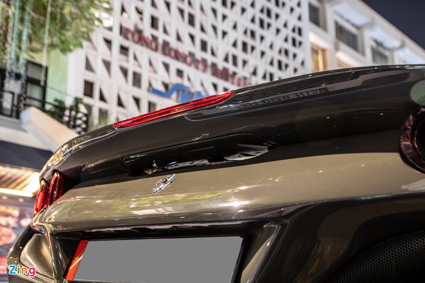 Ferrari F8 Tributo mau la anh 8