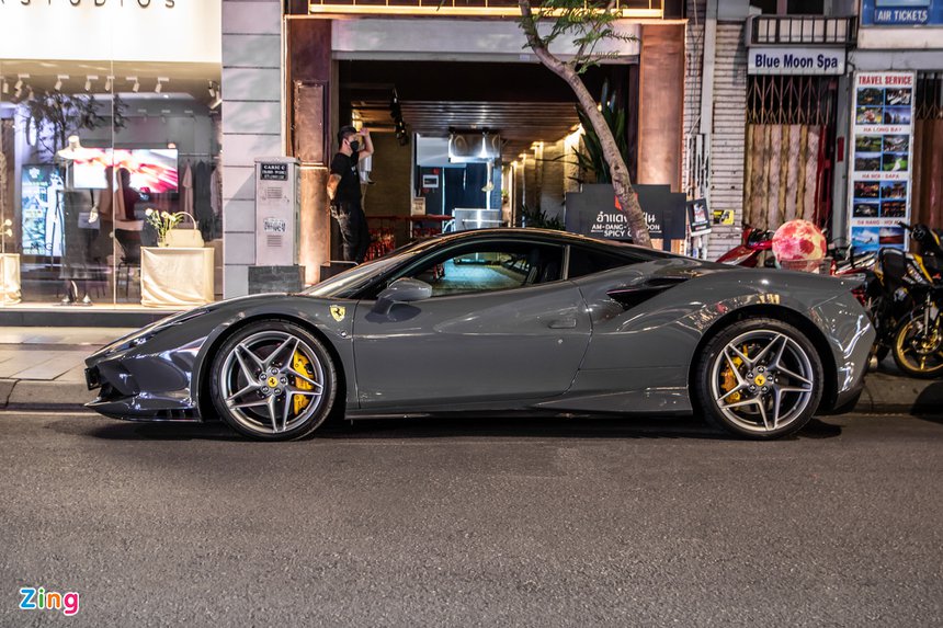 Ferrari F8 Tributo mau la anh 15