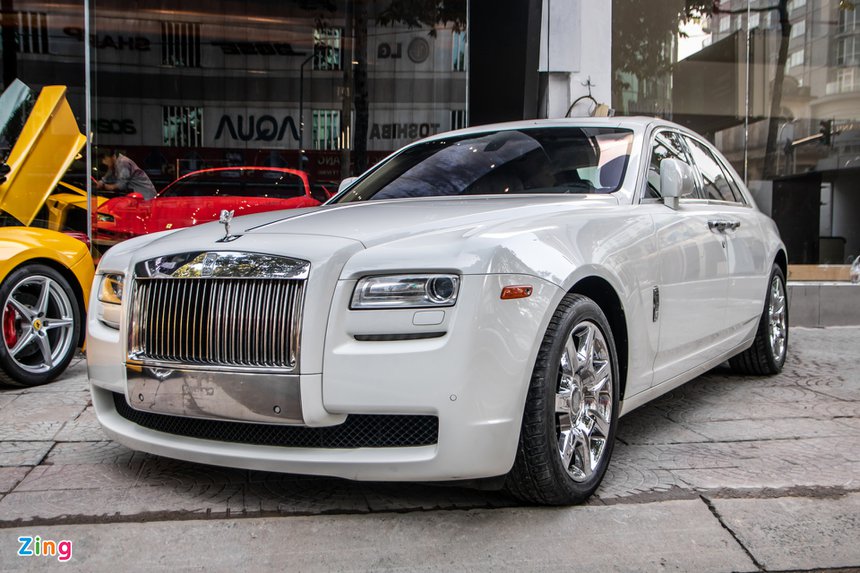 showroom sieu xe sap khai truong anh 6