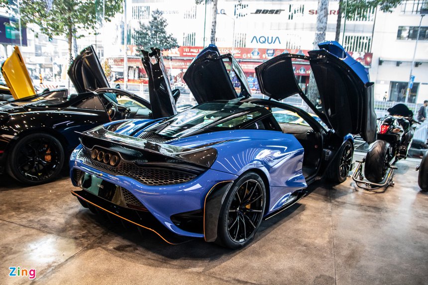 showroom sieu xe sap khai truong anh 12