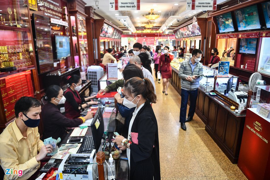 Ban 19 cay vang khi gia vang tang ky luc anh 1