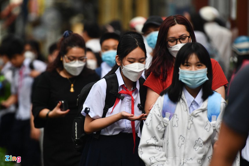 ket xe ngay hoc sinh di hoc anh 4