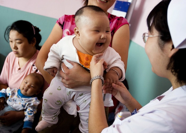 duoc tang tien khi sinh con anh 3