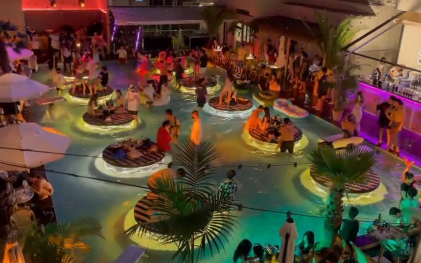 tiec be boi giua dich o Han Quoc anh 1