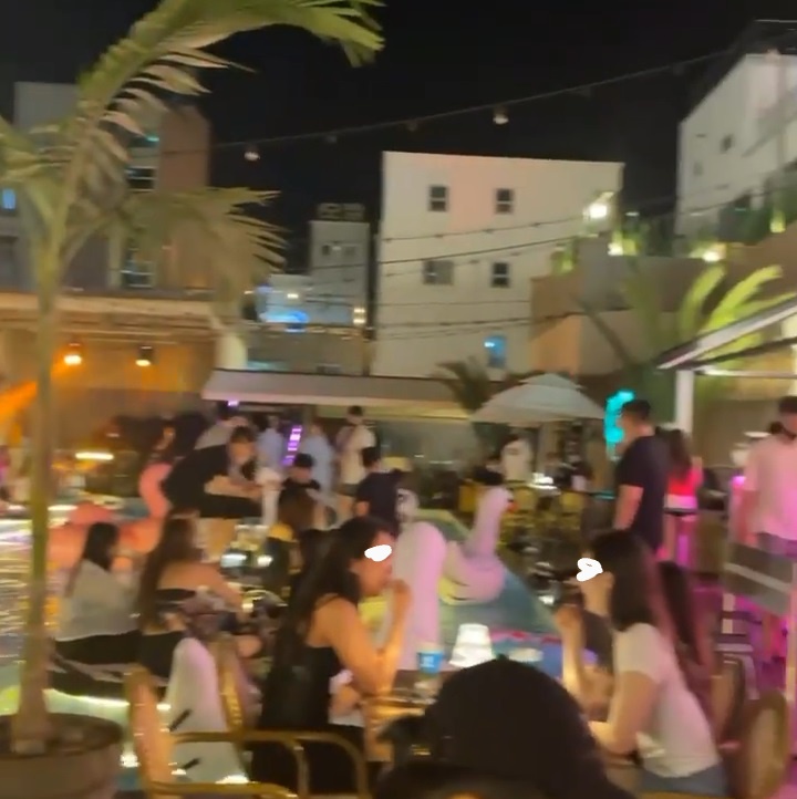 tiec be boi giua dich o Han Quoc anh 2