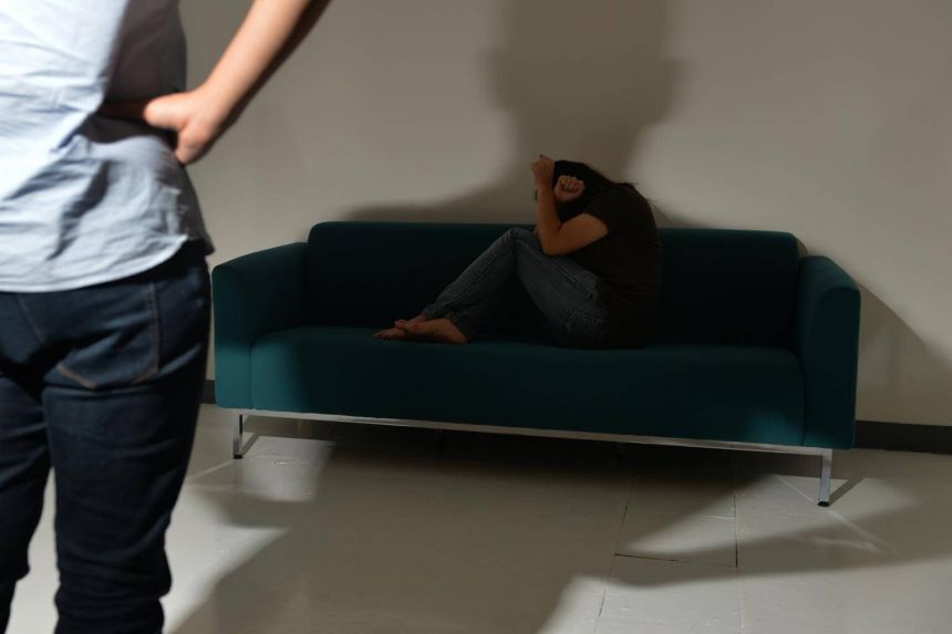 dan ong Han Quoc danh ban gai anh 2