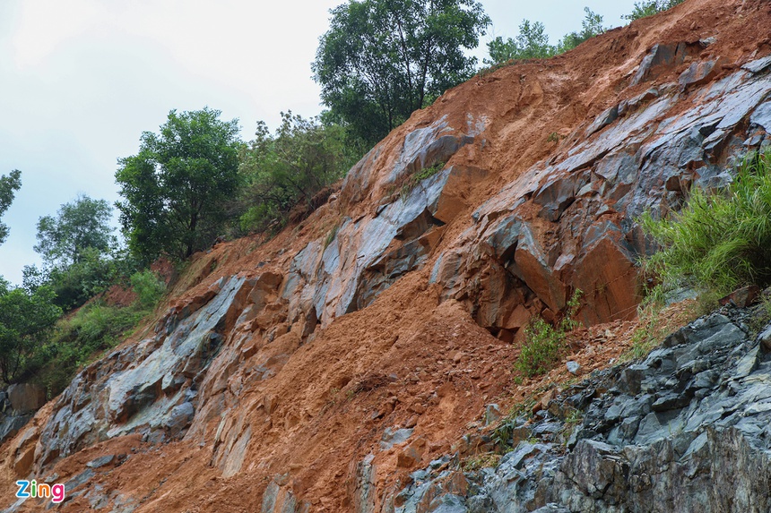 cao toc Da Nang - Quang Ngai sat lo anh 7