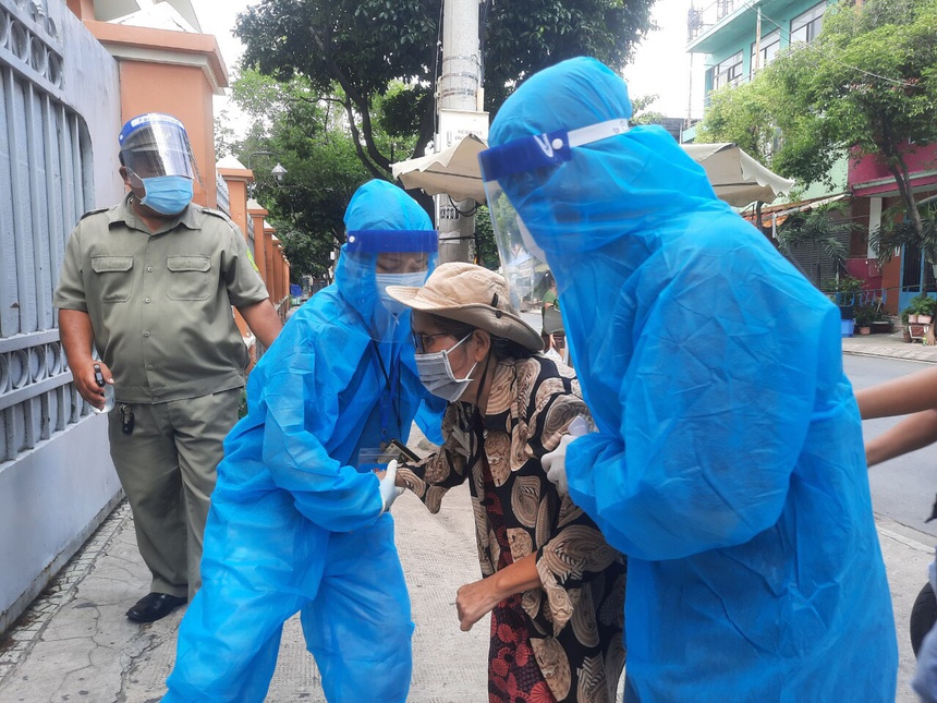 Tinh nguyen vien o TP.HCM anh 2