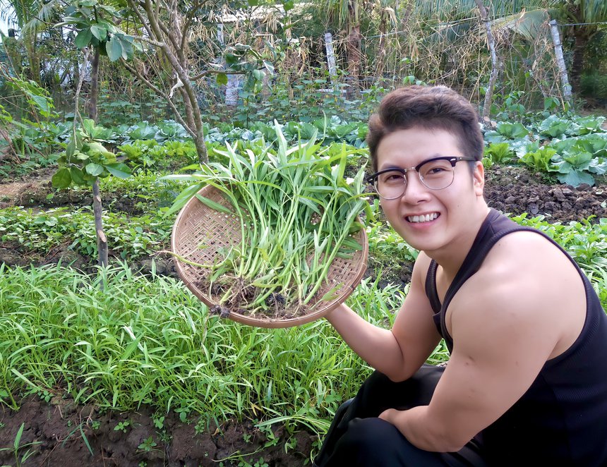 Khu vuon cua chang trai liet hai chan anh 4