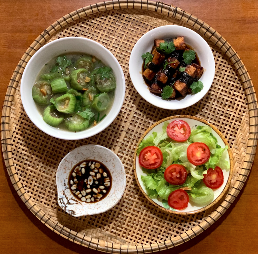 Những món cơm chay ngon tuyệt của Việt Nam sẽ khiến bạn bất ngờ với hương vị hoàn toàn khác biệt! Những hình ảnh tràn đầy màu sắc và tươi mới sẽ nhanh chóng khiến bạn muốn thưởng thức ngay lập tức.