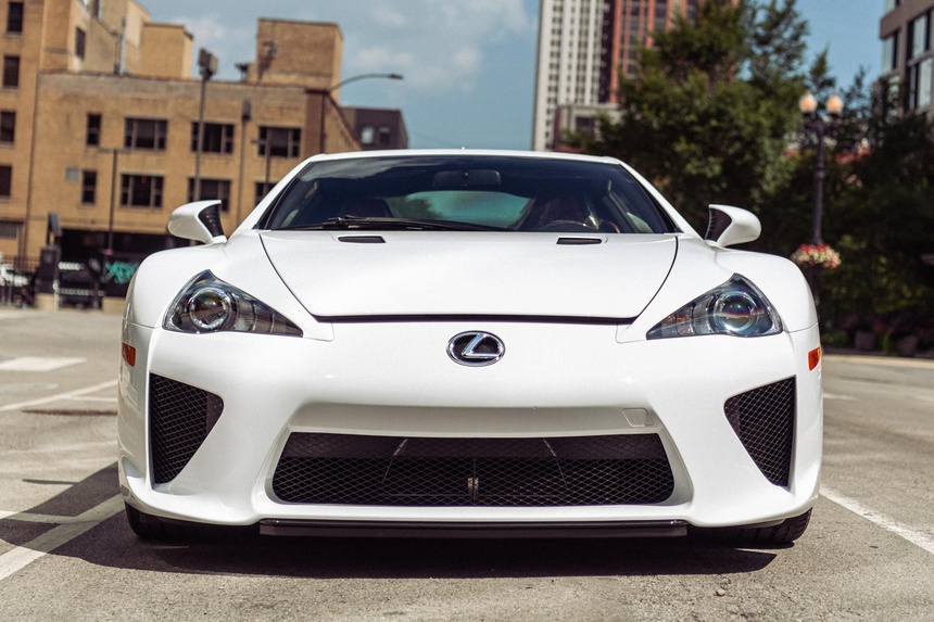 Sieu-xe-hang hiem-Lexus-LFA-duoc-ban-dau-gia-09
