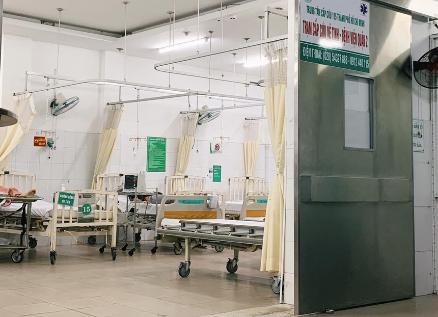 cap cuu luc nua dem trong mua dich anh 1