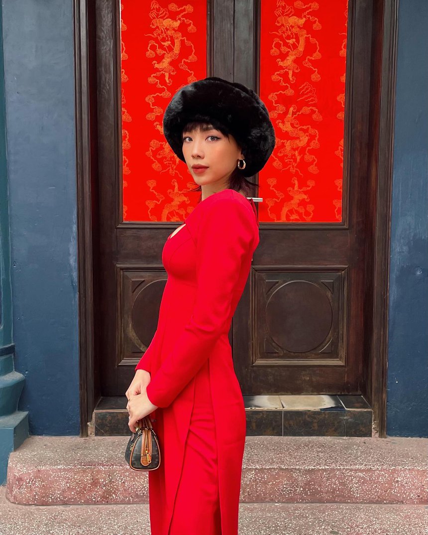 Toc Tien Hoang Touliver Covid-19 anh 1