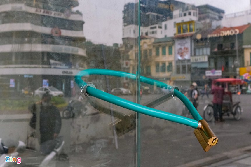 Dong cua hang vi dich benh anh 5