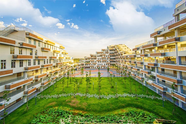 DH FPT tang hoc phi anh 1