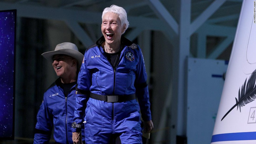 tau vu tru cua Jeff Bezos chat hep anh 1