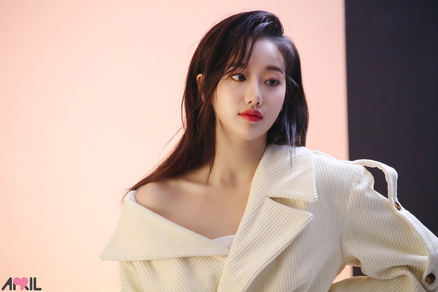 Na Eun April bi tay chay anh 3