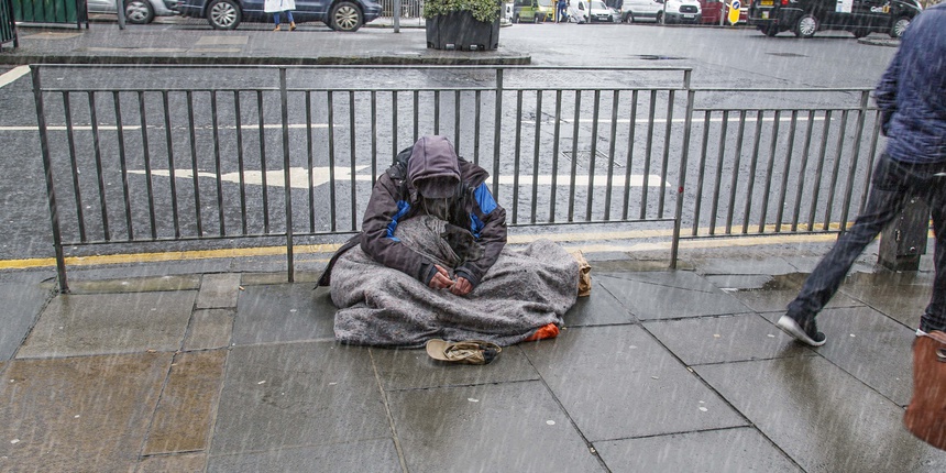 tai sao khong nen dang hinh nguoi ngheo len mang anh 2