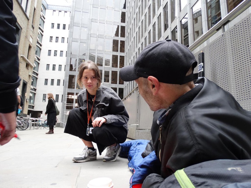 tai sao khong nen dang hinh nguoi ngheo len mang anh 3