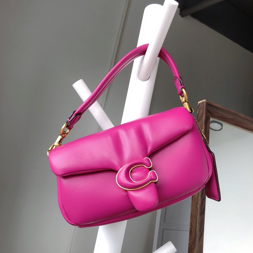 Coach bi chi trich anh 1