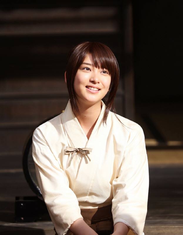 nhan sac emi takei anh 13