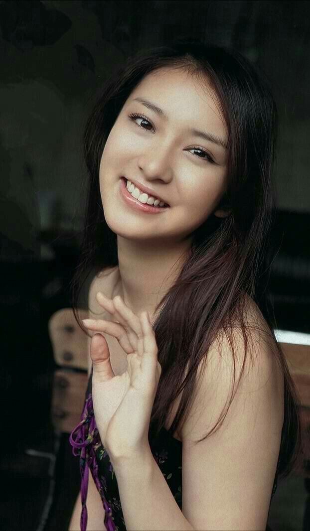 nhan sac emi takei anh 8