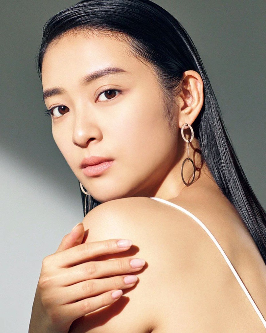 nhan sac emi takei anh 25