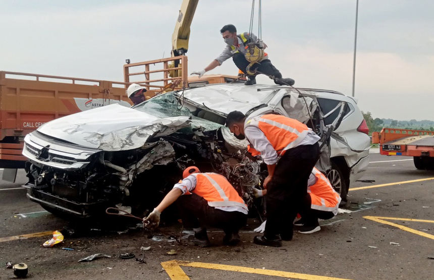 vợ chồng diễn viên indonesia qua đời ảnh 1 vo chong dien vien indonesia qua doi anh 1