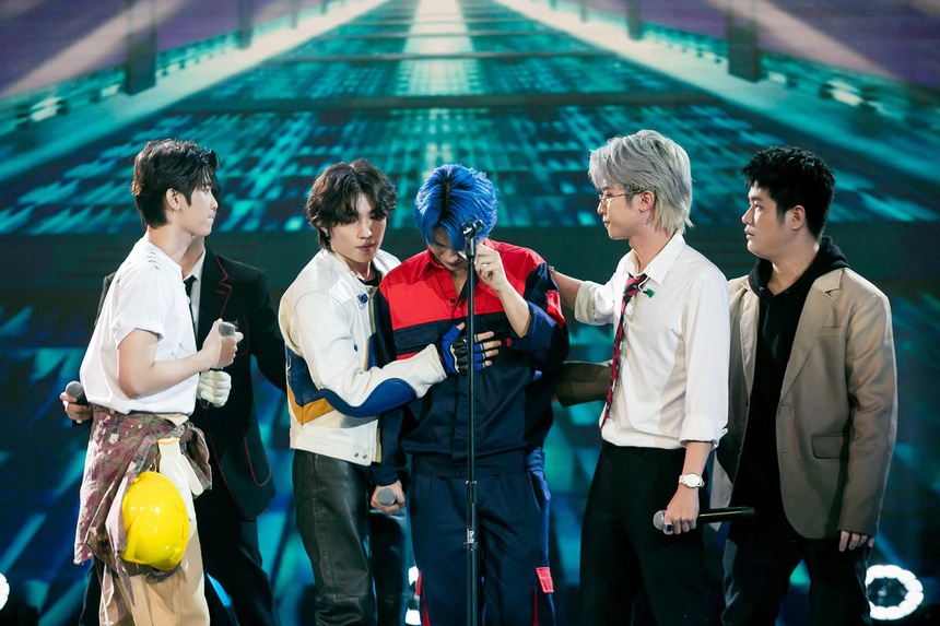 nghe si thuong tet cho nhan vien anh 3