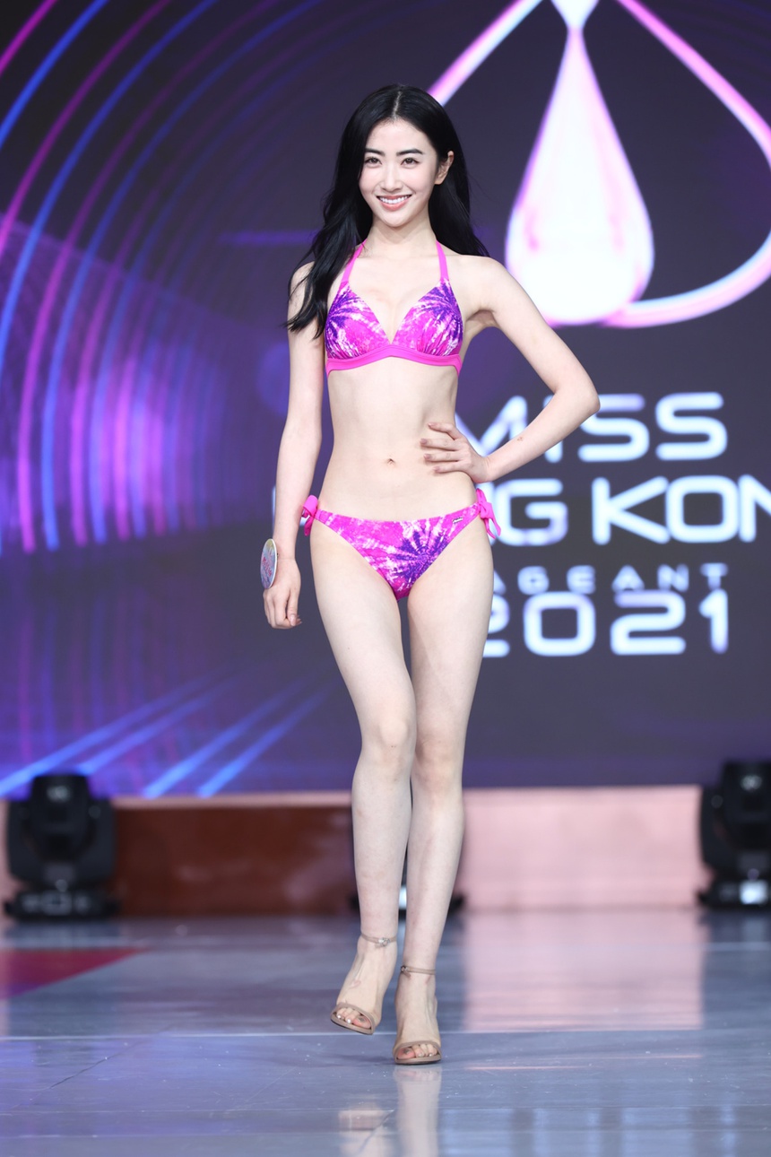 Top 24 Hoa hau Hong Kong dien bikini anh 7