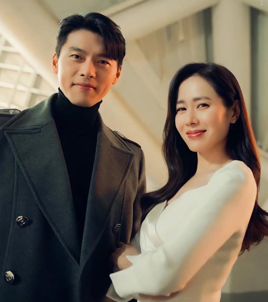 Hyun Bin và Son Ye Jin tổ chức hôn lễ vào giữa trưa ngày 31/3