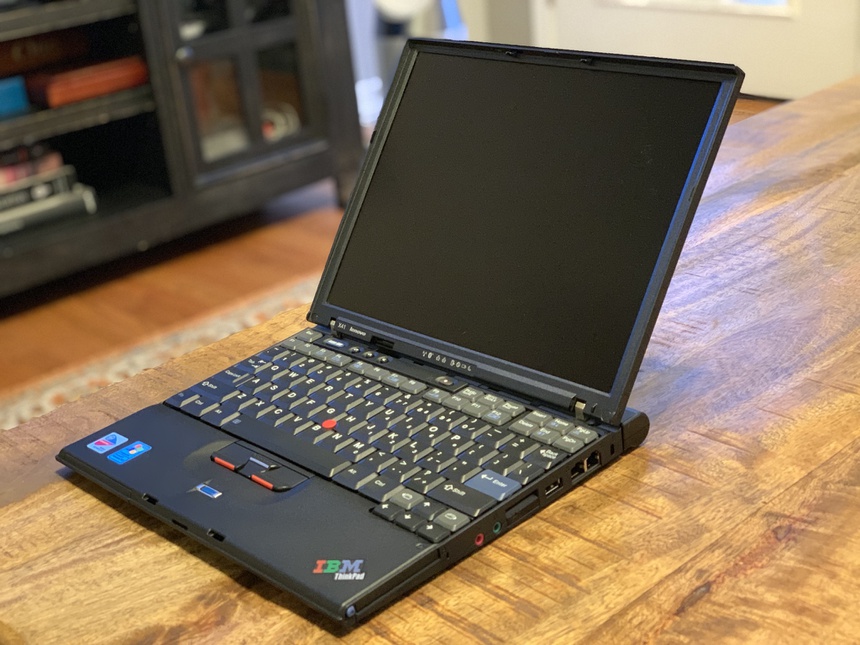 phu huynh mua laptop cu cho con hoc truc tuyen anh 2