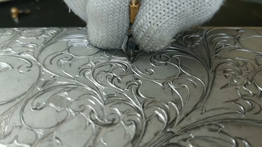 Nguoi Viet dieu khac MacBook bang tay anh 9