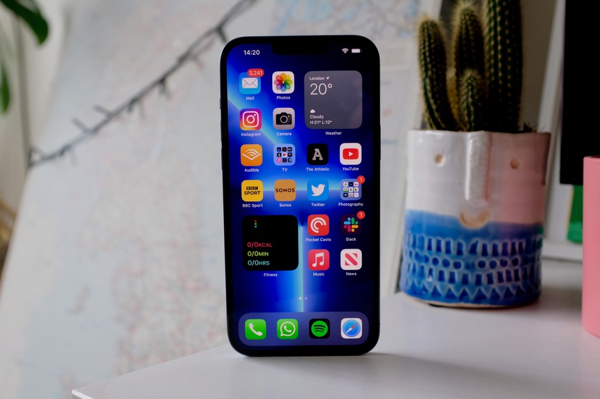 Apple thay doi chinh sach sua chua iPhone 13 anh 1