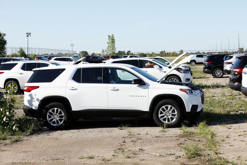 Di may bay hang tram km de mua xe hoi anh 3