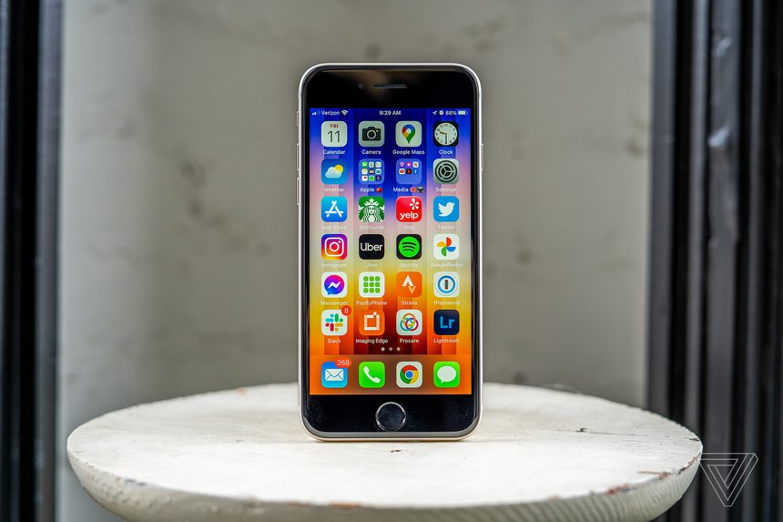 iPhone đời cũ ở Việt Nam sẽ được bán không kèm sạc từ tháng 11