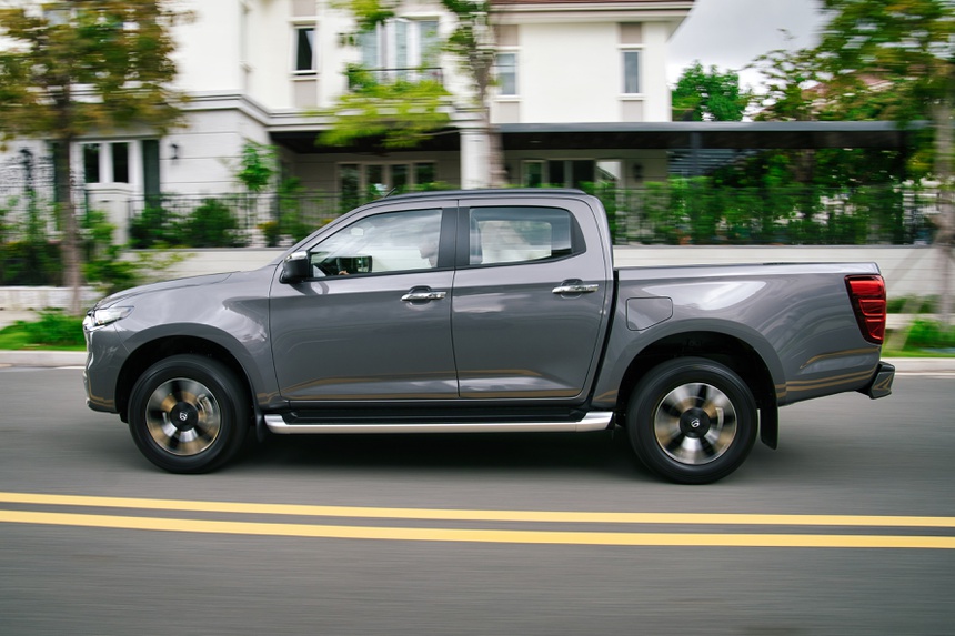 Mazda BT-50 2021 co gi de hut khach anh 4