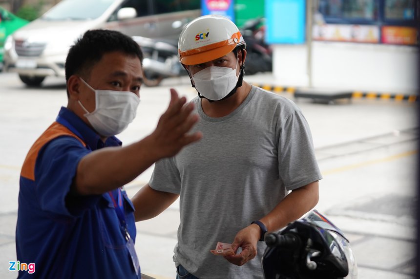 cua hang xang dau tphcm het xang anh 8