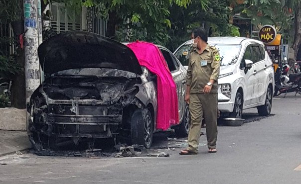 nhieu oto bi phong hoa o quan 7 anh 1