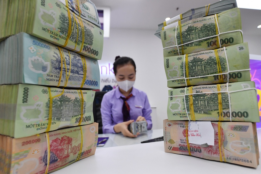 Gui tien vao ngan hang nao lai cao nhat anh 1